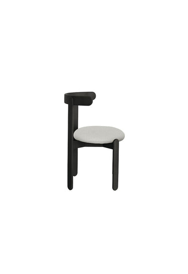 acabado y tono de silla tapizada de madera lacada negra de Gabrielle Paris