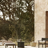 Otra perspectiva de sillón de exterior de pino accoya negro mate de Tine K Home