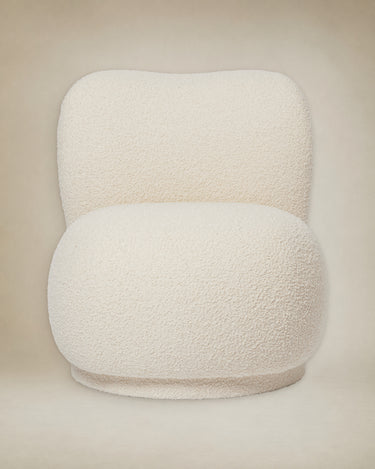 Sillón lounge compacto de bouclé blanco roto