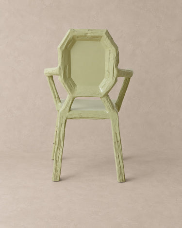 Sillón Medallón de Madera de Sungkai Verde Agua 74 x 64 x 97 cm, vista frontal del sillón verde agua