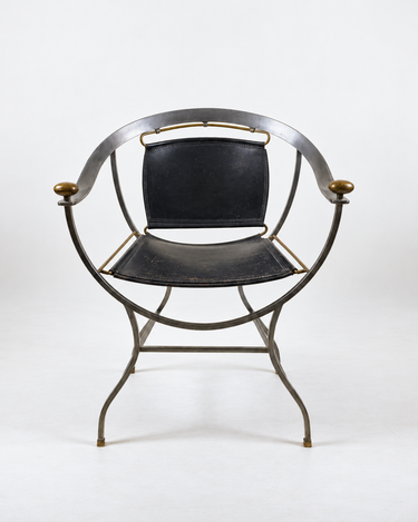 Sillón Pompei de Alberto Orlandi visto de frente