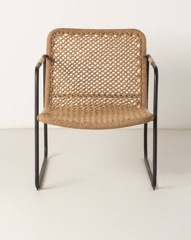 Sillón de yute trenzado con patas negras