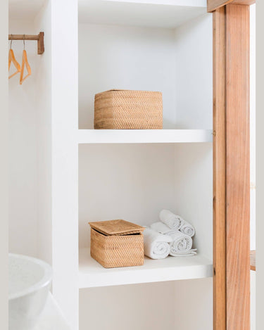 Cesta de mimbre Soeji con tapa para almacenaje decorativo