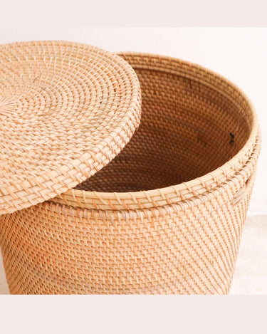 Cesto de ropa de ratán natural Soeji con tapa para baño