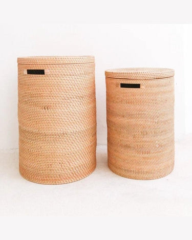Cesto de ropa Soeji de ratán natural con tapa para baño