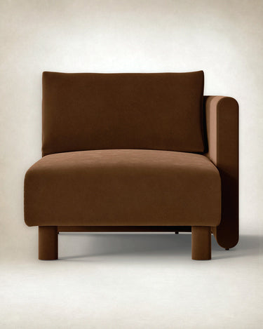 Sofá chaise longue Dase derecho de terciopelo marrón en Matuta Home - imagen 1