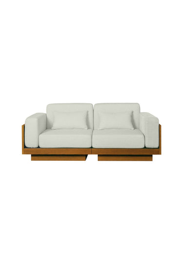 Sofás de Gabrielle Paris, proporción y material de sofá compacto de asiento envolvente en iroko