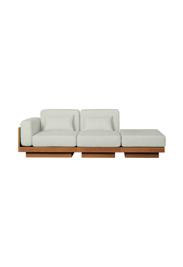 volumen y estructura de sofá modular amplio de exterior en madera de iroko de Gabrielle Paris
