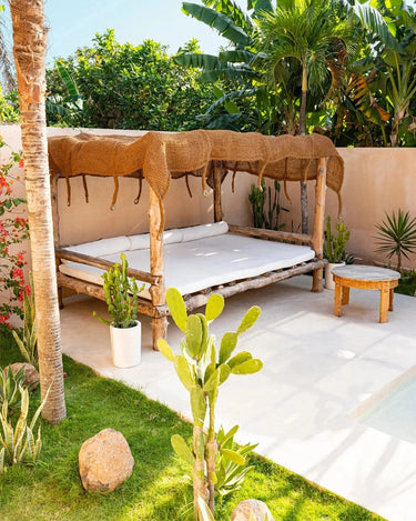 Sombra rectangular de coco natural vista de cerca