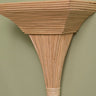 Soporte de pared mediano de ratán natural de Mahe Homeware, con repisa rectangular y remate alargado