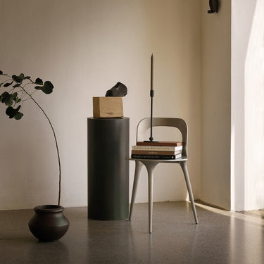 Soporte redondo de metal gris grafito de Tine K Home · vista de producto