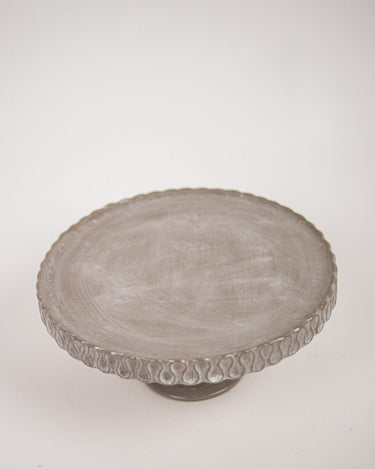 Vista superior del soporte para tartas con superficie pintada de Olsson & Jensen
