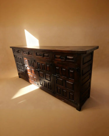 Mueble Castellano