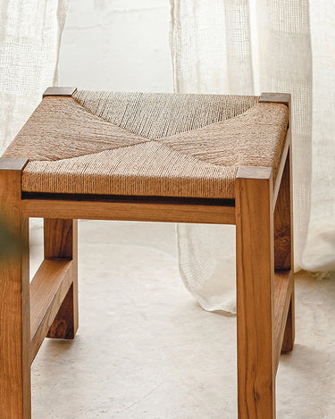 Taburete KUMAI de teca y cuerda de papel 40 × 40 × 45 cm — detalle 6