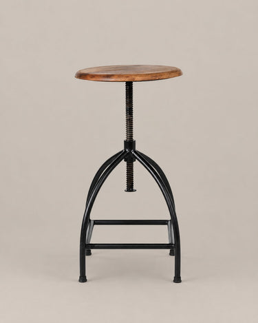 Taburete de madera de mango y hierro negro de Broste Copenhagen