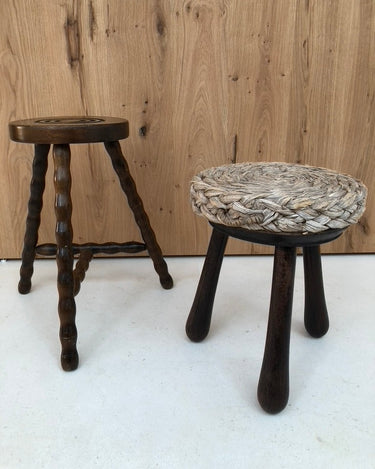 Taburete trípode vintage de madera y fibra trenzada — vista adicional 6
