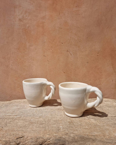 Taza de capuchino de cerámica artesanal