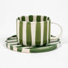 Taza con plato de cerámica a rayas verde Olsson & Jensen