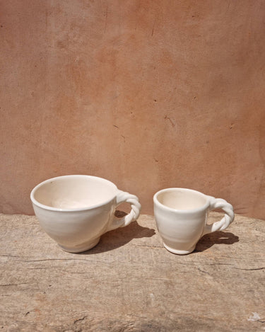 Taza de espresso de cerámica hecha a mano