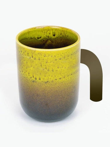 Vista superior del set de tazas de cerámica esmaltada