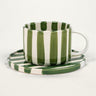 Taza con plato de cerámica a rayas verde Olsson & Jensen
