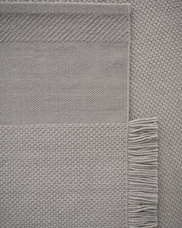 Textura de alfombra de lana gris Silent Path Linie Design con camino silencioso