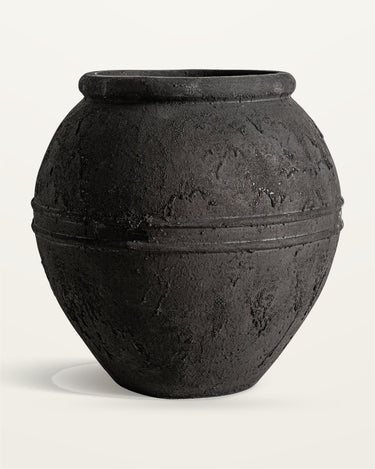Tinaja de cerámica negra de Vical
