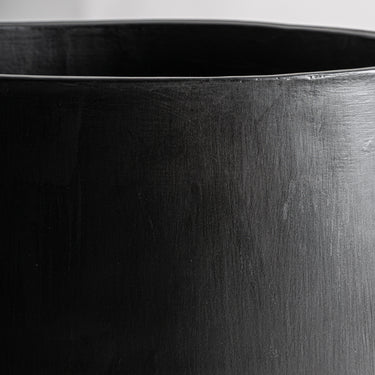 Tinaja de hormigón armado negro de Vical, imagen 4