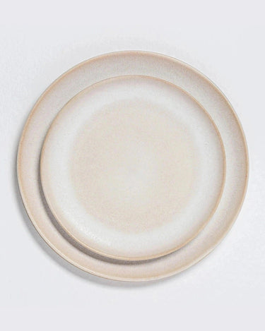 Detalle de platos Sand Storm beige