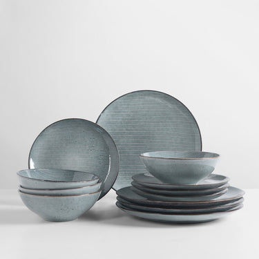 Vajilla de gres azul suave para cuatro de Broste Copenhagen