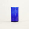 Vaso de vidrio soplado azul artesanal