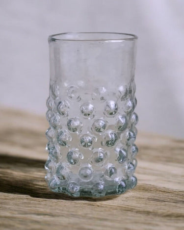 Vasos de vidrio soplado con burbujas transparentes