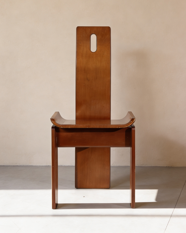 Detalle de silla brutalista de Edoardo Landi