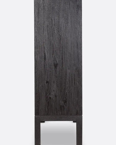 Vitrina EROSI Dareels en ambiente negro